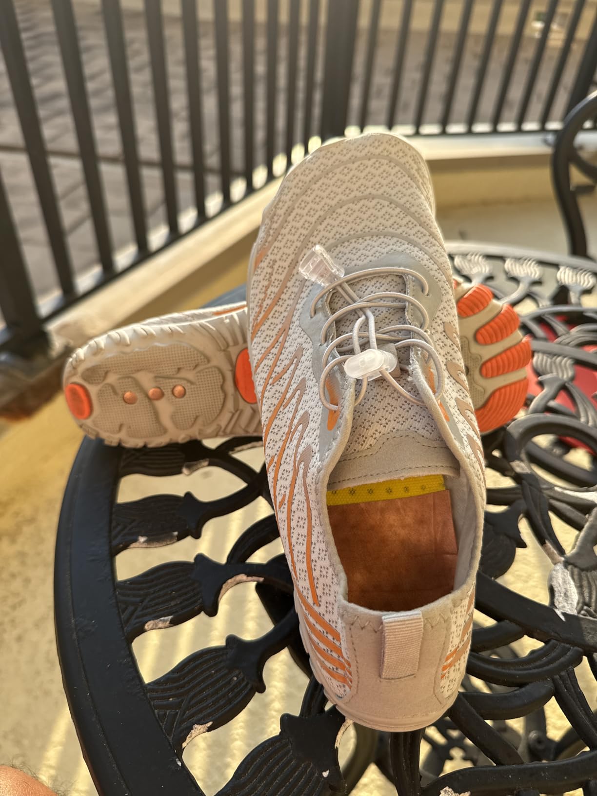 AddBili grounding shoes showing copper-infused insole and heel grounding technology