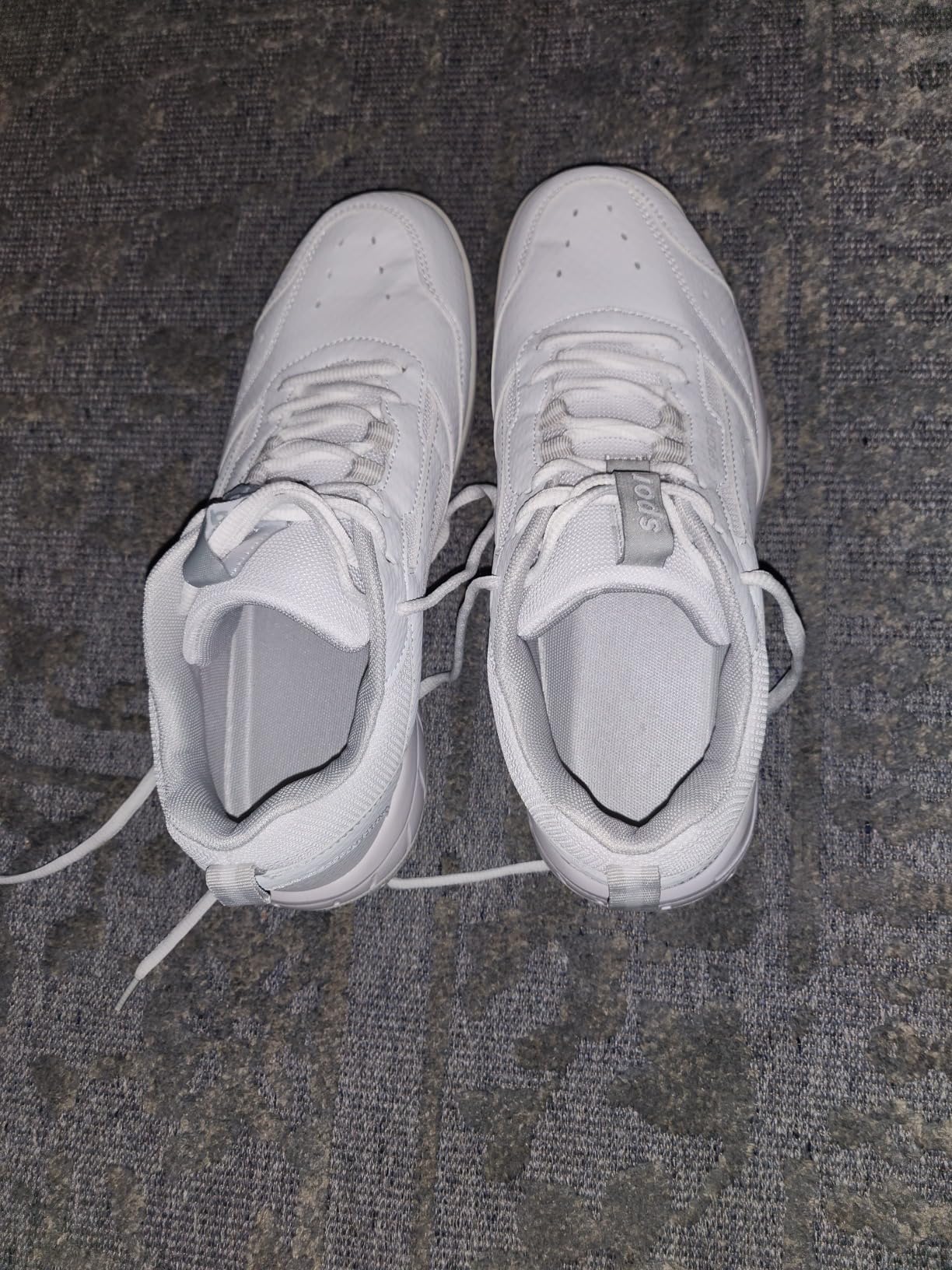 ASHION court shoe detailed view showing PU upper construction and court sole design