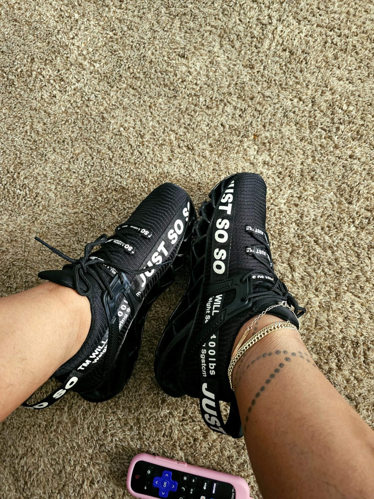 Wonesion womens walking shoes showing colorful design and blade sole technology