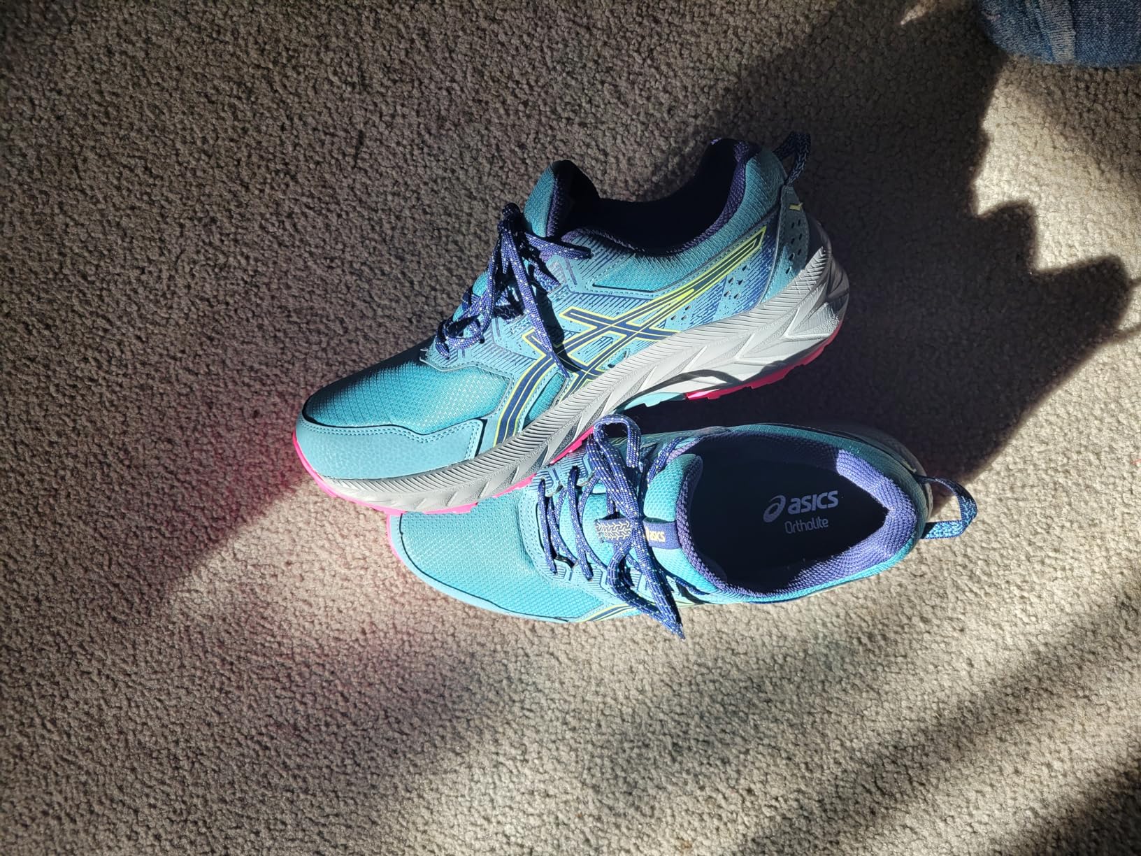 Community feedback and reviews from women wearing ASICS Gel-Venture 9