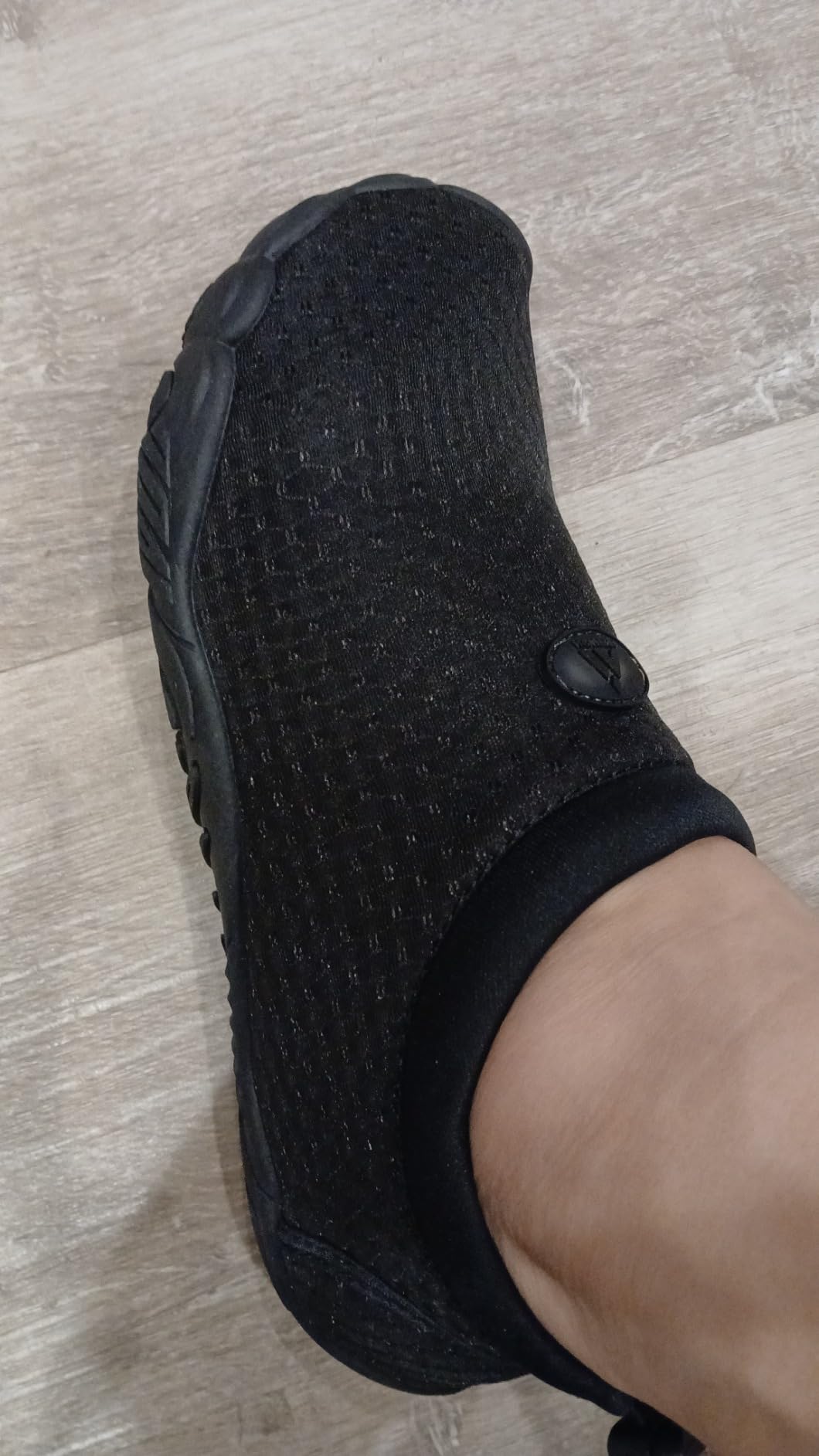 Mishansha water shoes blue colorway showing wide toe box design and quick-dry material