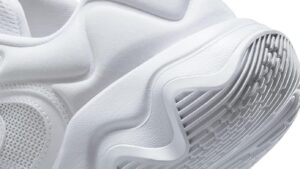 Nike Men's Three Quarters Tall Basketball Shoes Review