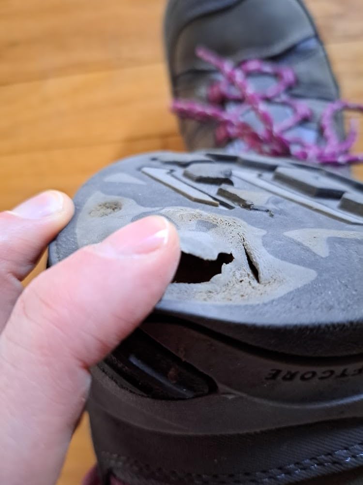 KEEN Circadia sole showing wear patterns after 4 months of hiking use, revealing durability concerns and early separation signs