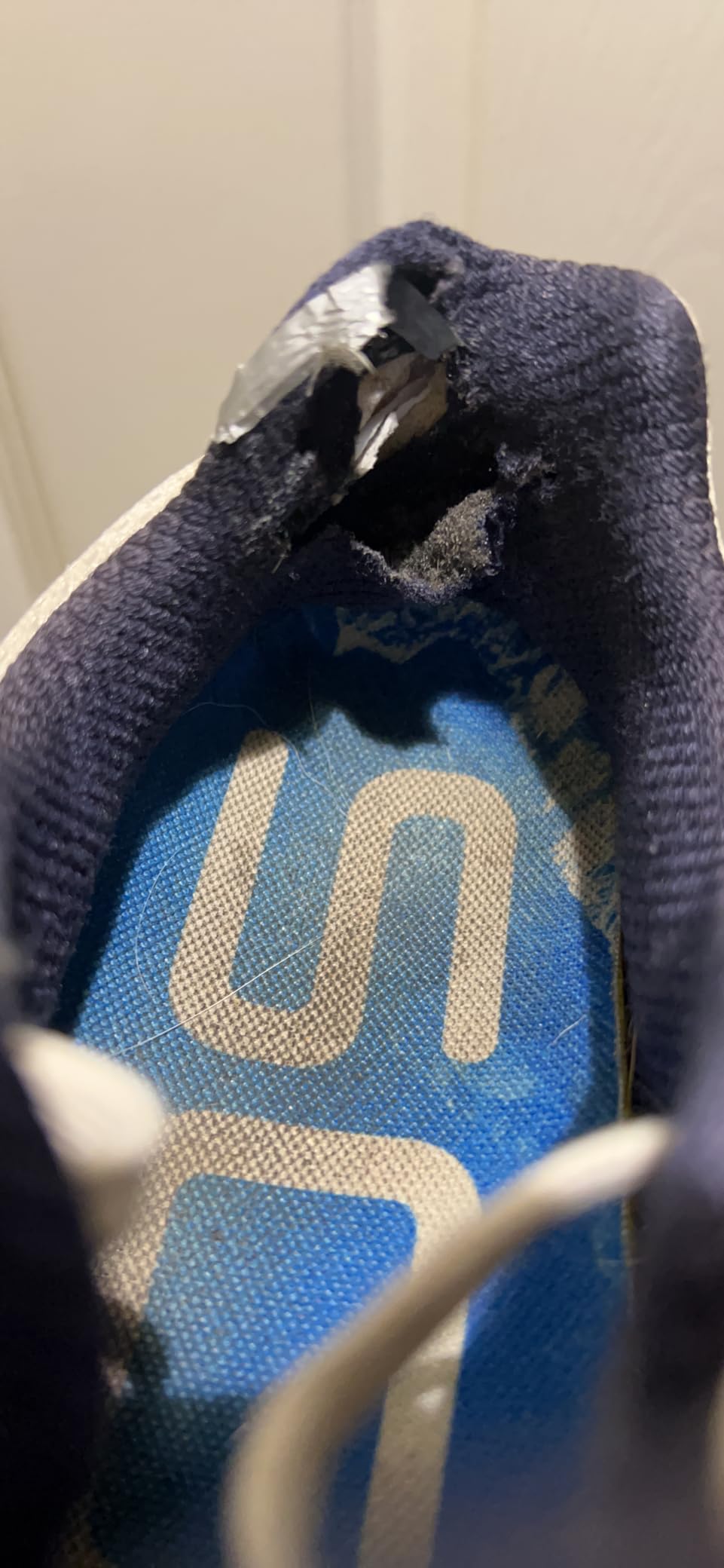 Fila Volley Zone heel construction showing plastic insert and padding concerns