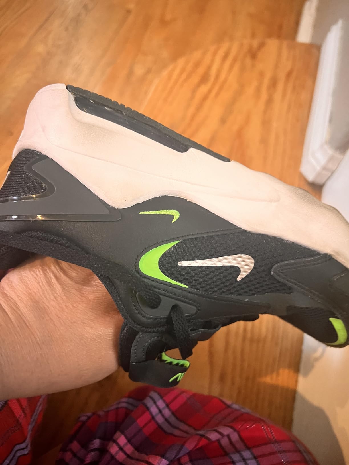 Testing GRIPEXX wipes in various conditions showing cleaning effectiveness