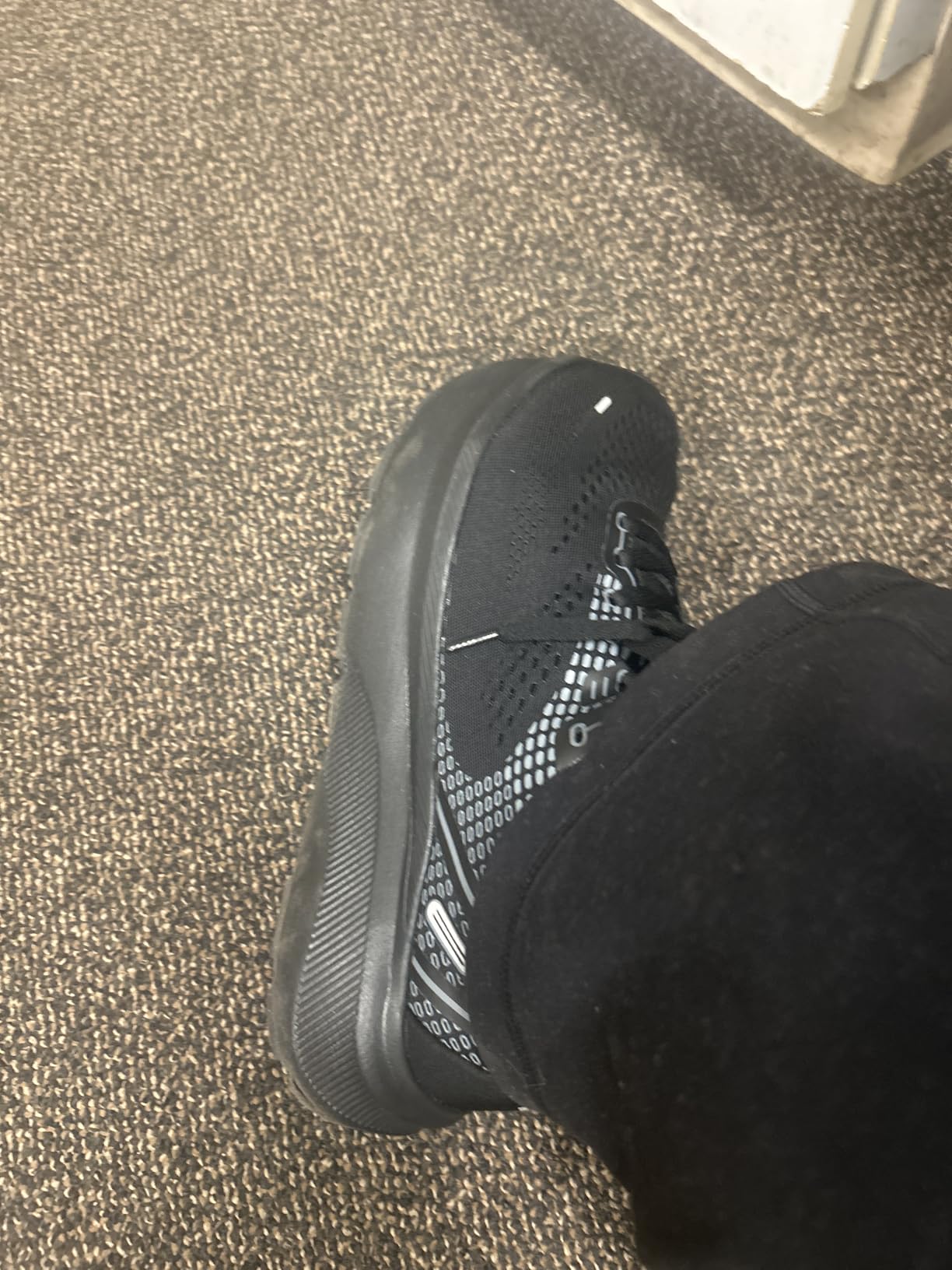 JACKSHIBO Wide Toe Box Shoes in black showing thick EVA midsole and wide forefoot design for men