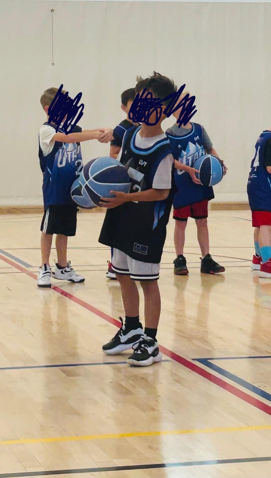 Under Armour Lockdown 7 showing side profile and sole construction for basketball court traction