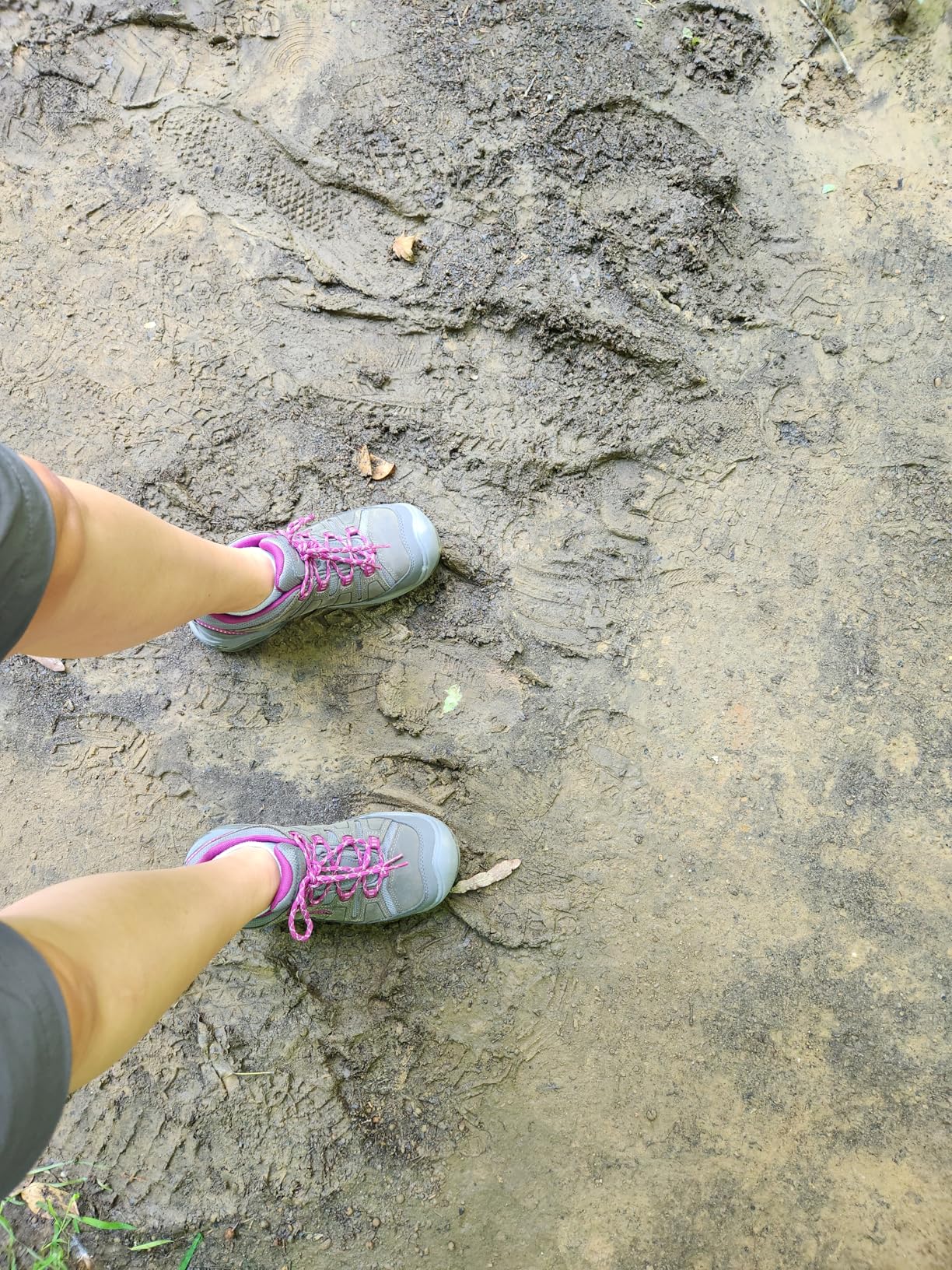 KEEN Circadia hiking shoes on rocky trail showing traction pattern, lug depth, and real-world hiking performance