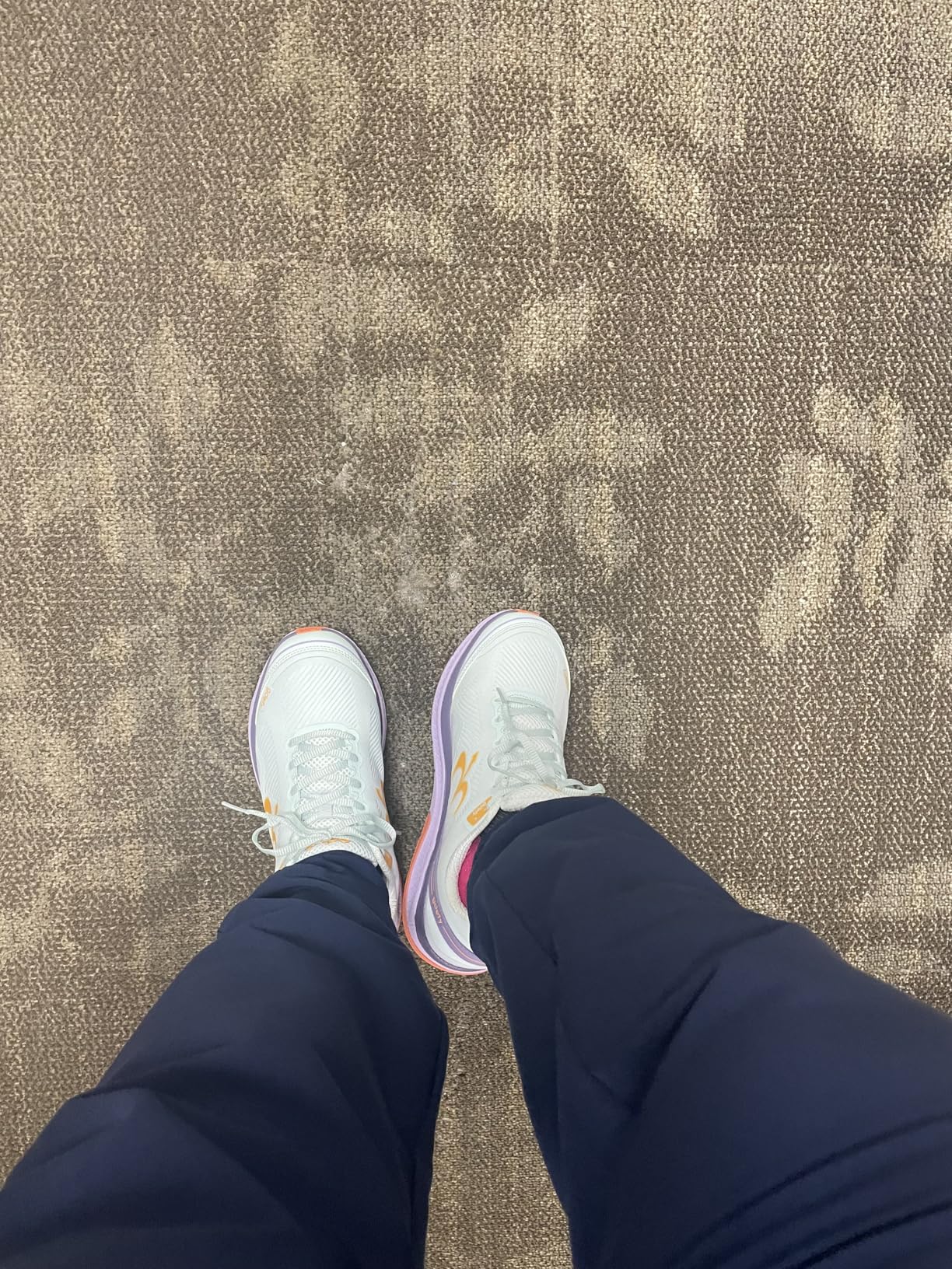 G-DEFY Mighty Walk showing rocker sole design and VersoShock technology features