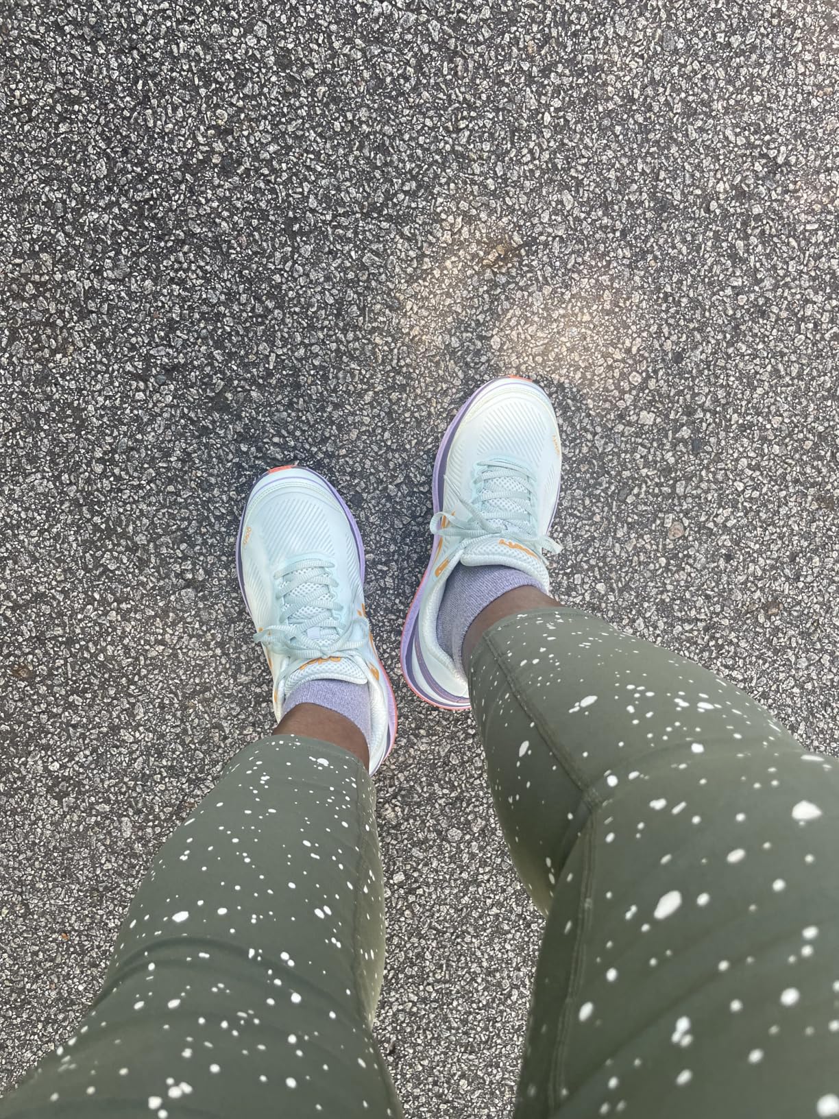 Close-up of VersoShock sole technology and rocker bottom design