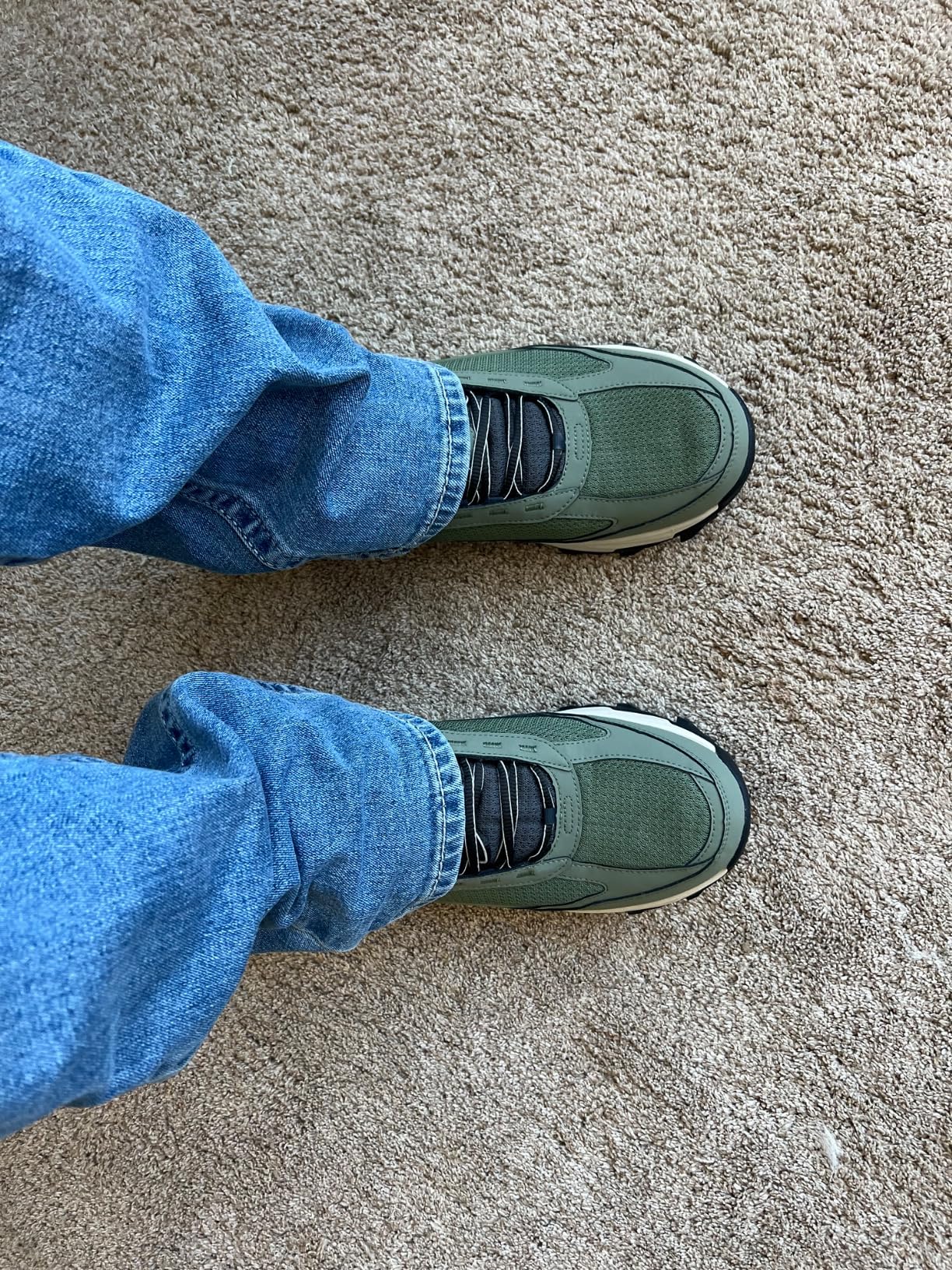 Columbia Hatana Max Outdry detail shot showing mesh upper construction and NavicFit lacing system