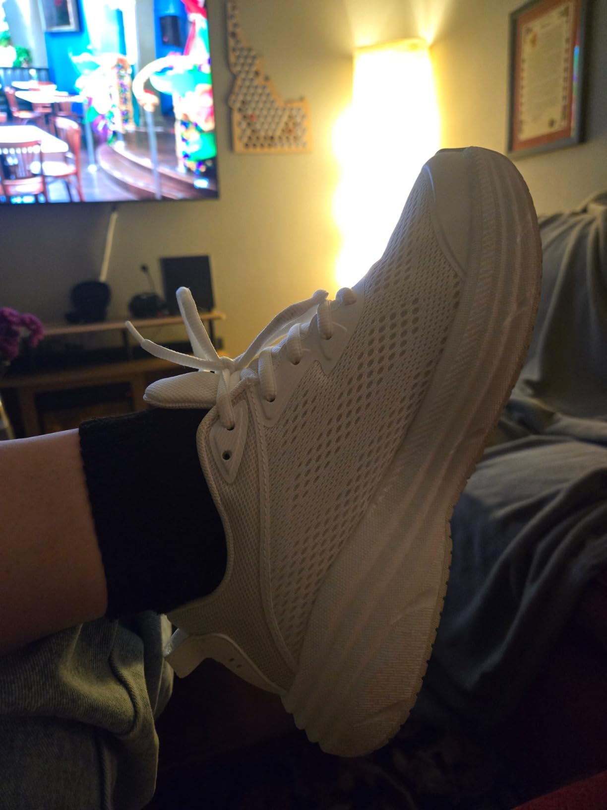 NORTIV 8 FlexLife design details mesh upper and PU overlays construction