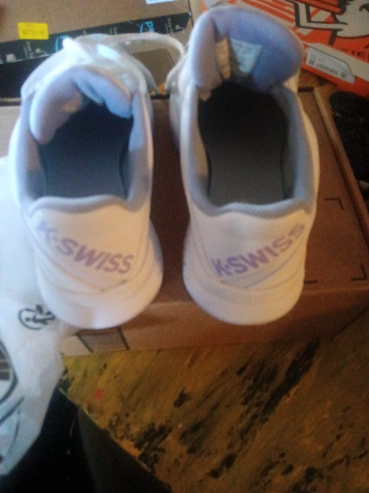 K-Swiss Court Express lateral support detail showing structured design