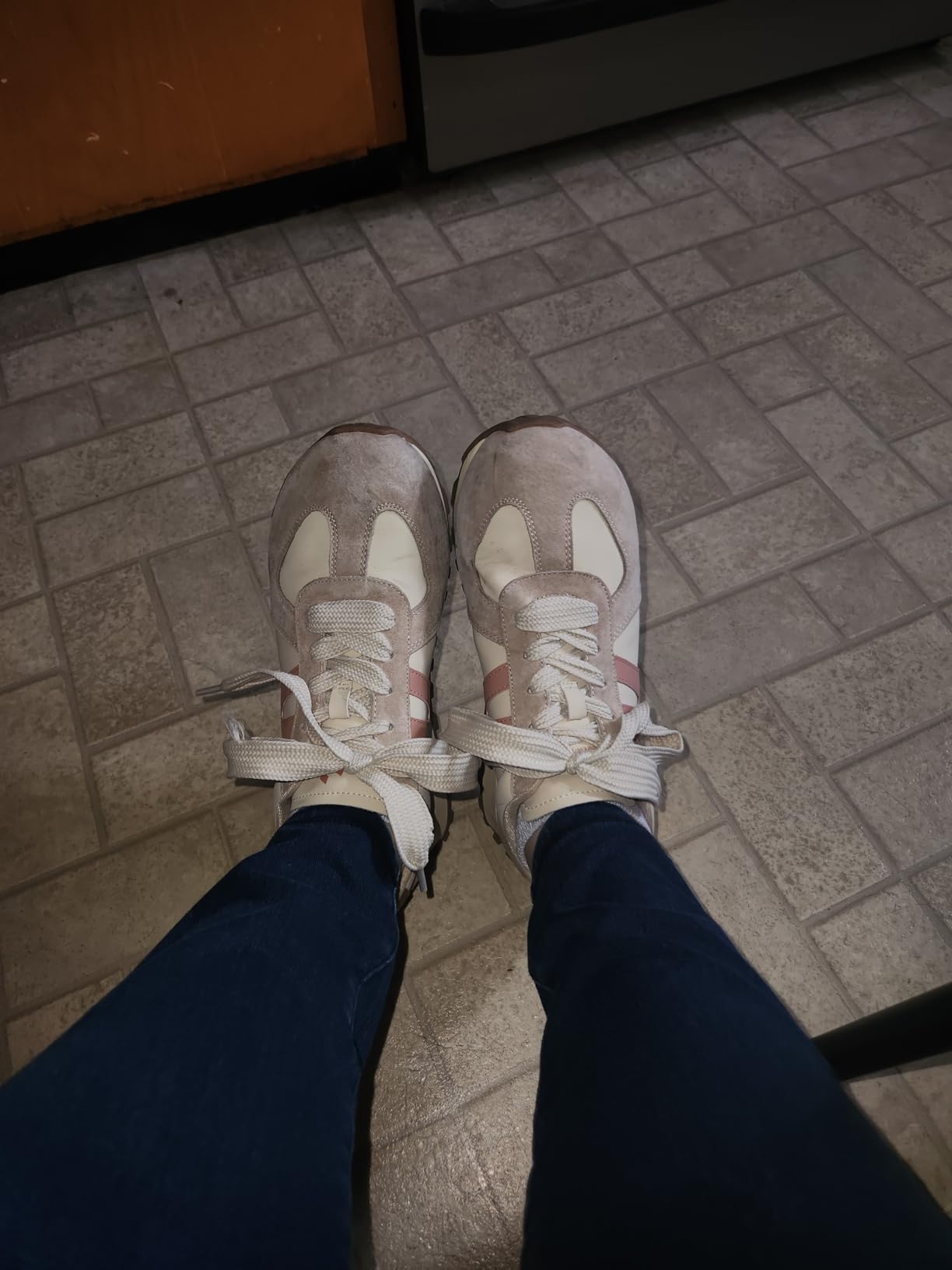 SOMILISS Wide Toe Box Shoes - Fit Demonstration