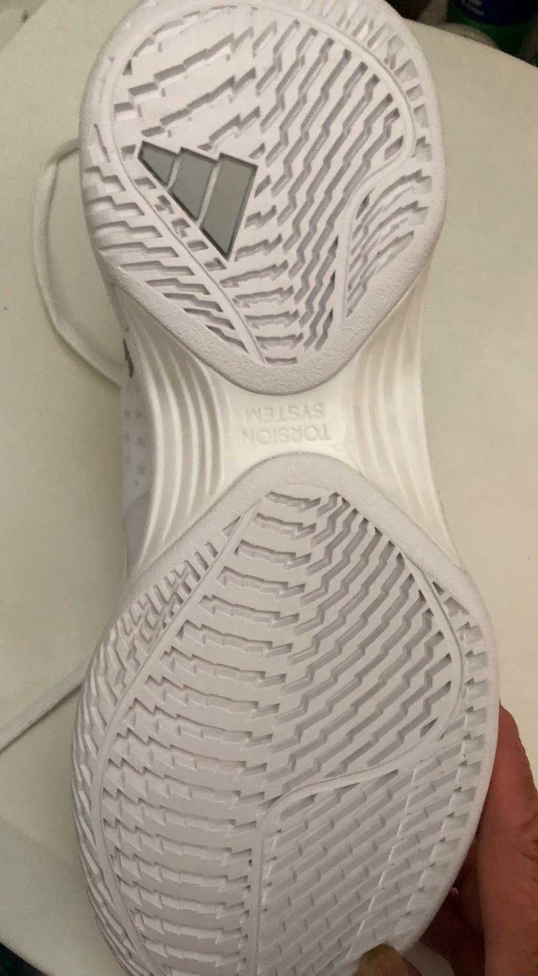 Adidas Avacourt Tennis Shoe Heel Support and Design