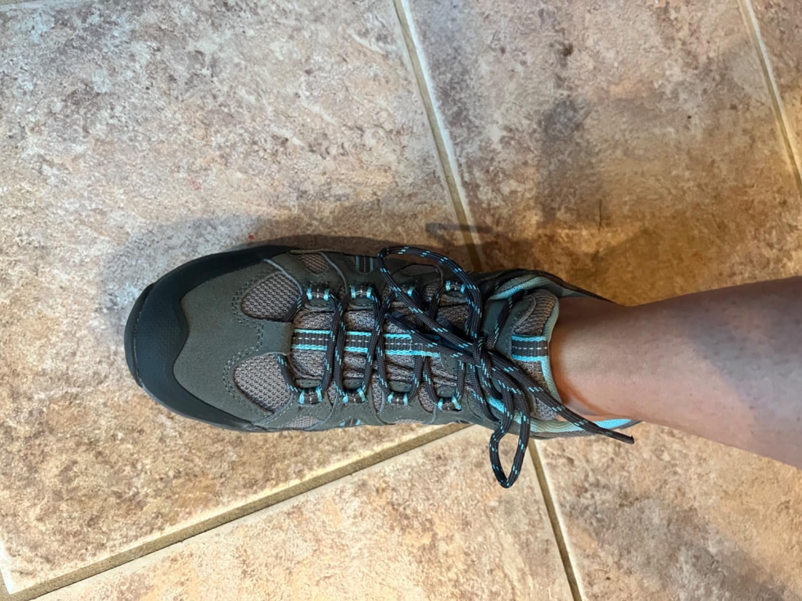 CAMELSPORTS hiking shoes performance in various outdoor conditions including muddy and rocky terrain