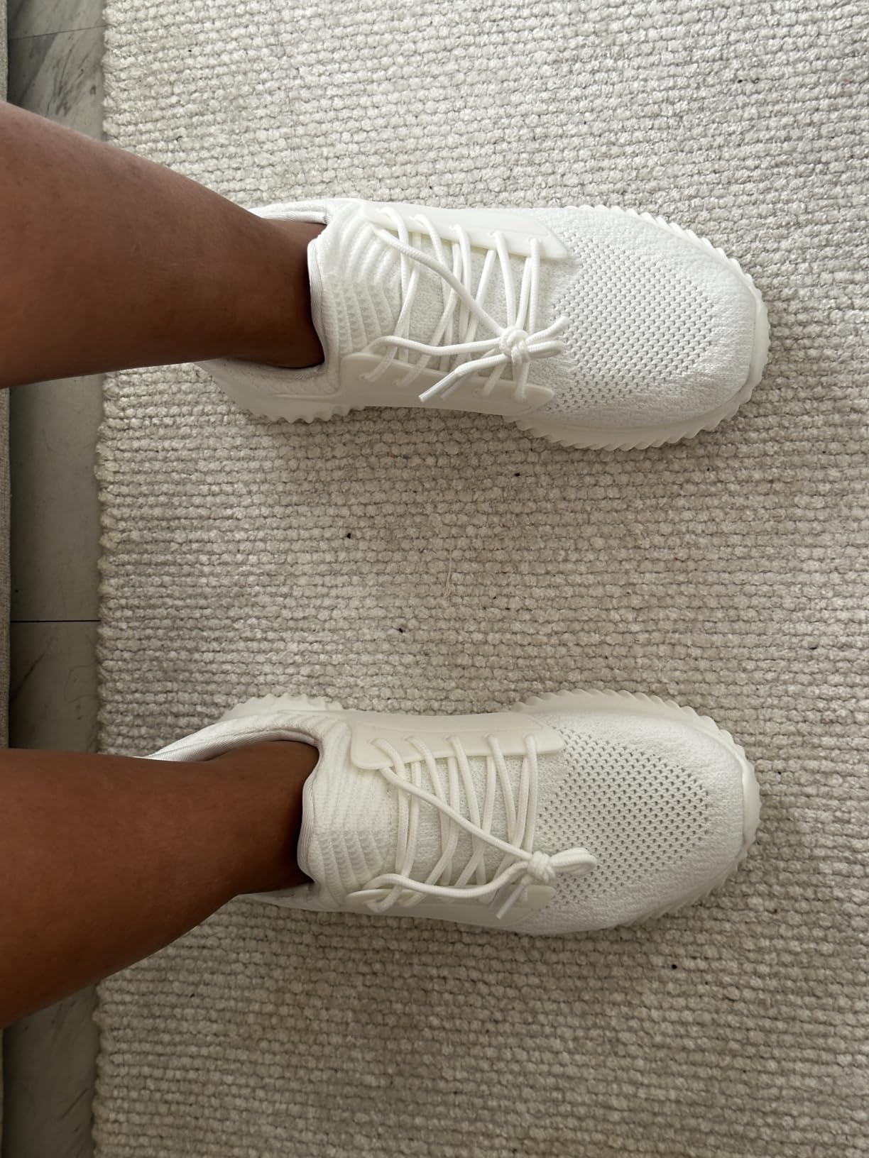 Close-up detail of VIPSUPER mesh upper material and construction quality