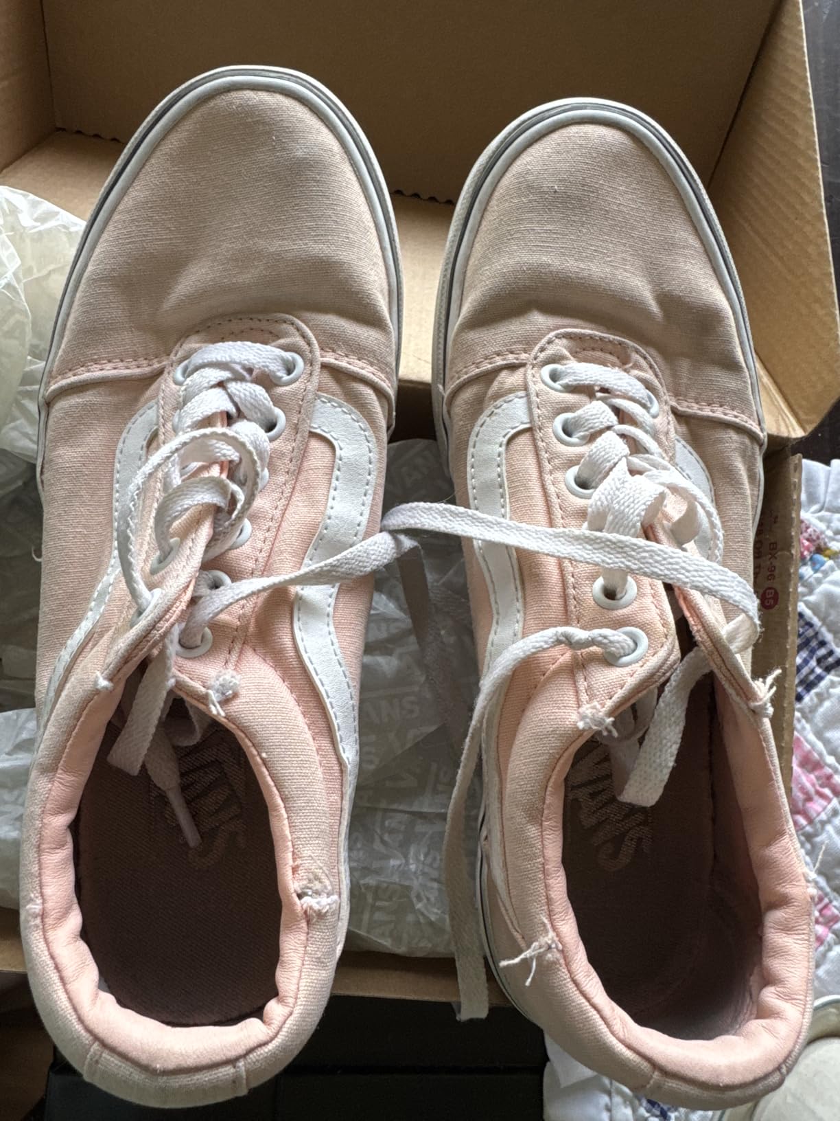 Vans Filmore Decon rubber waffle outsole pattern showing grip and wear patterns