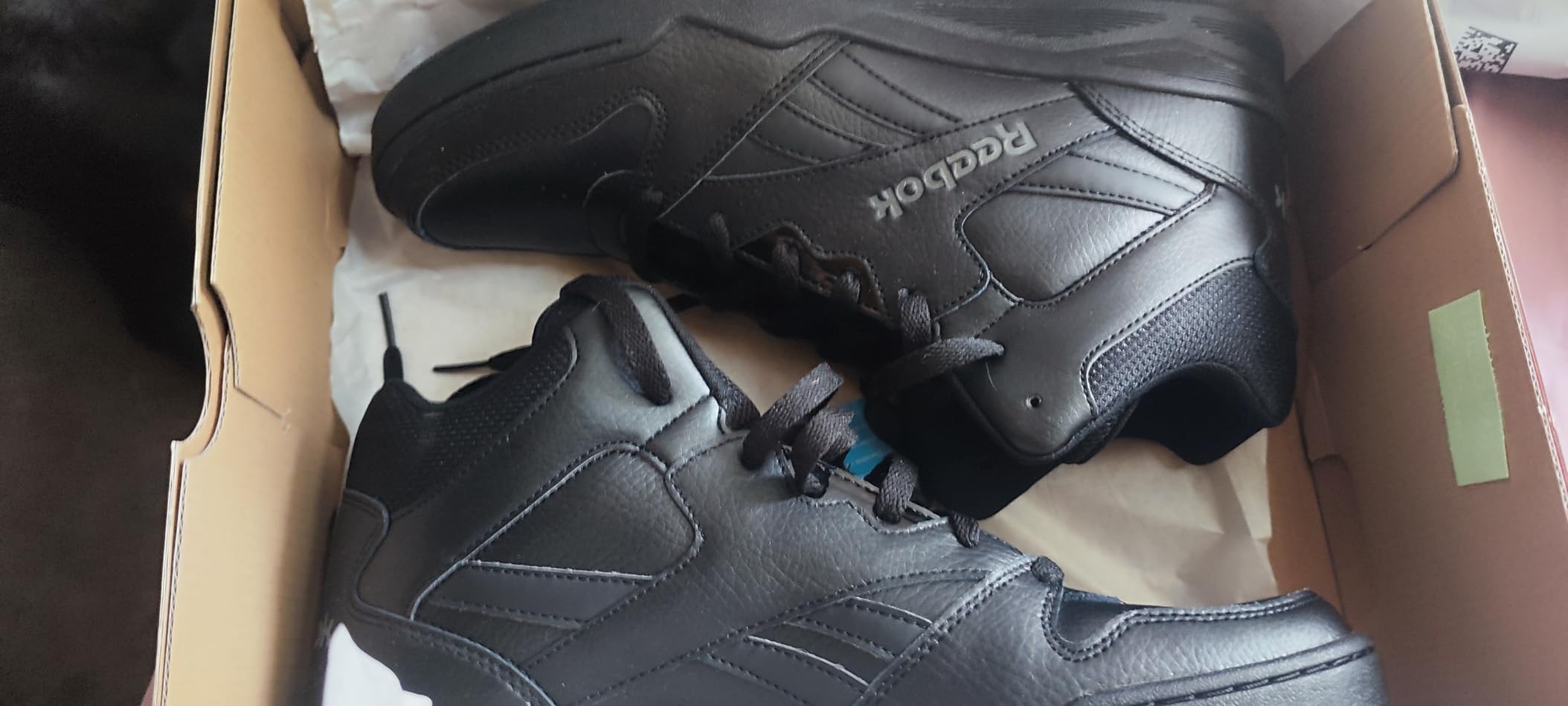 Detailed view of Reebok BB4500 Hi2 showing padded collar, lacing system and ankle support design