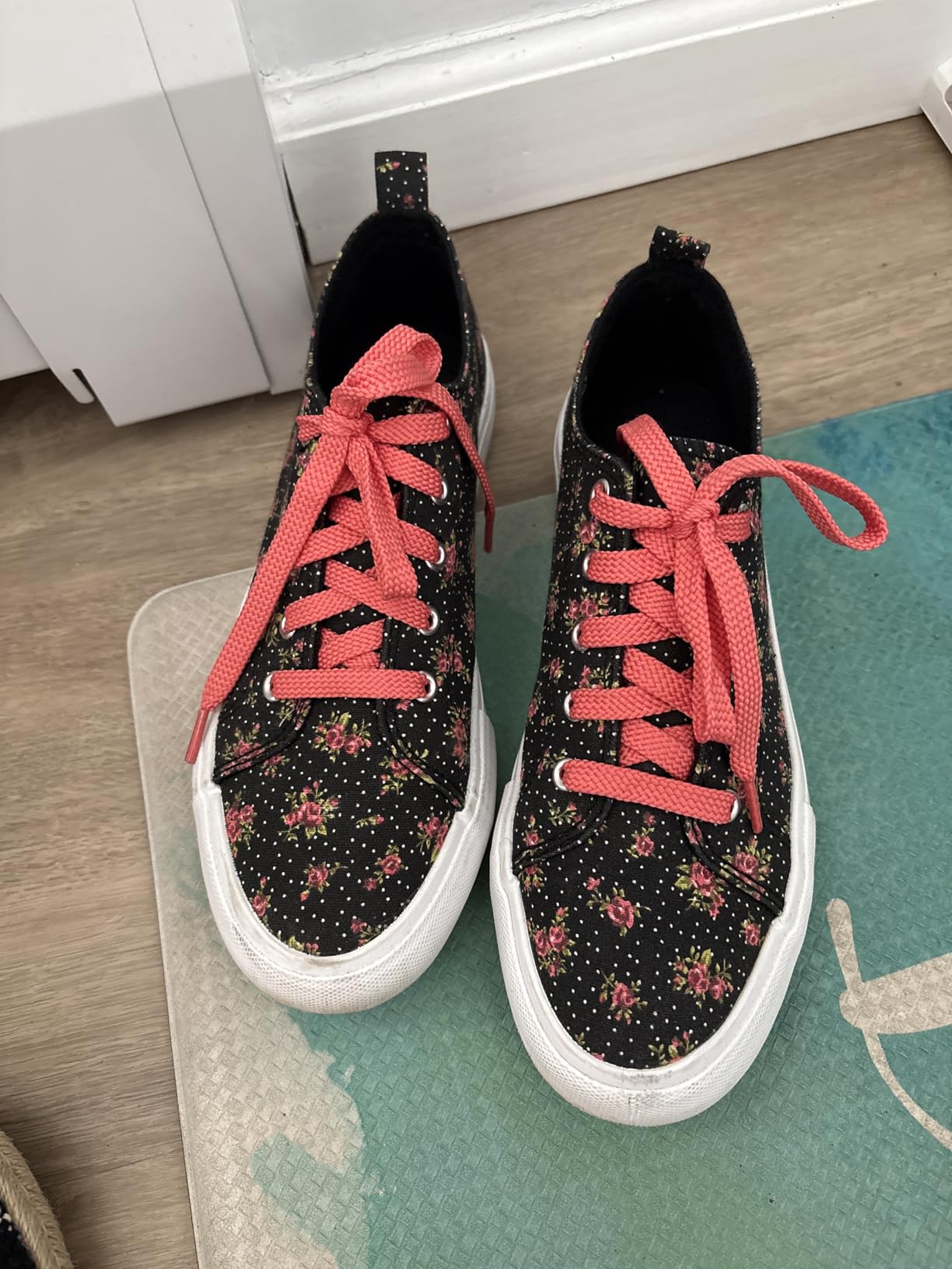 VSUDO colorful laces showing multiple color options available for style customization