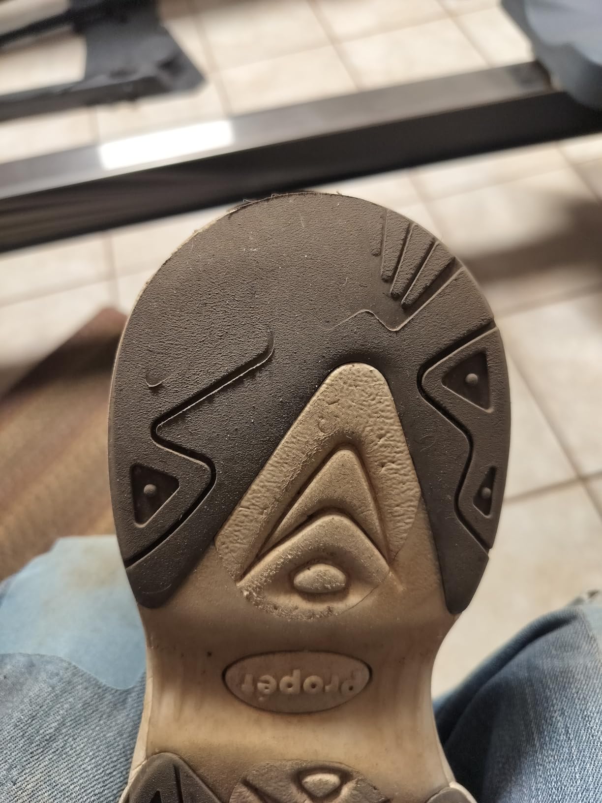 Propét Stability Fly heel construction and wear pattern showing midsole junction detail after 200 miles