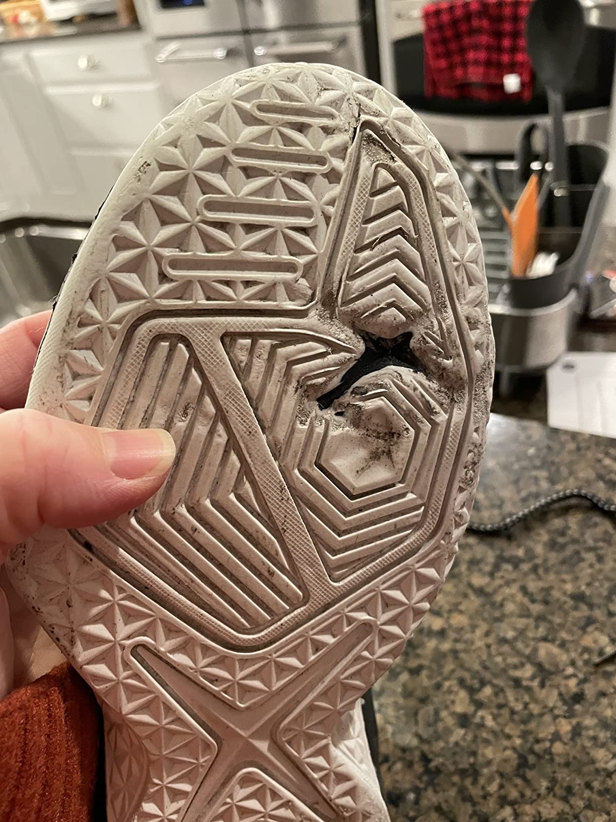 WELRUNG basketball sneaker showing wear pattern and sole condition after several weeks of testing