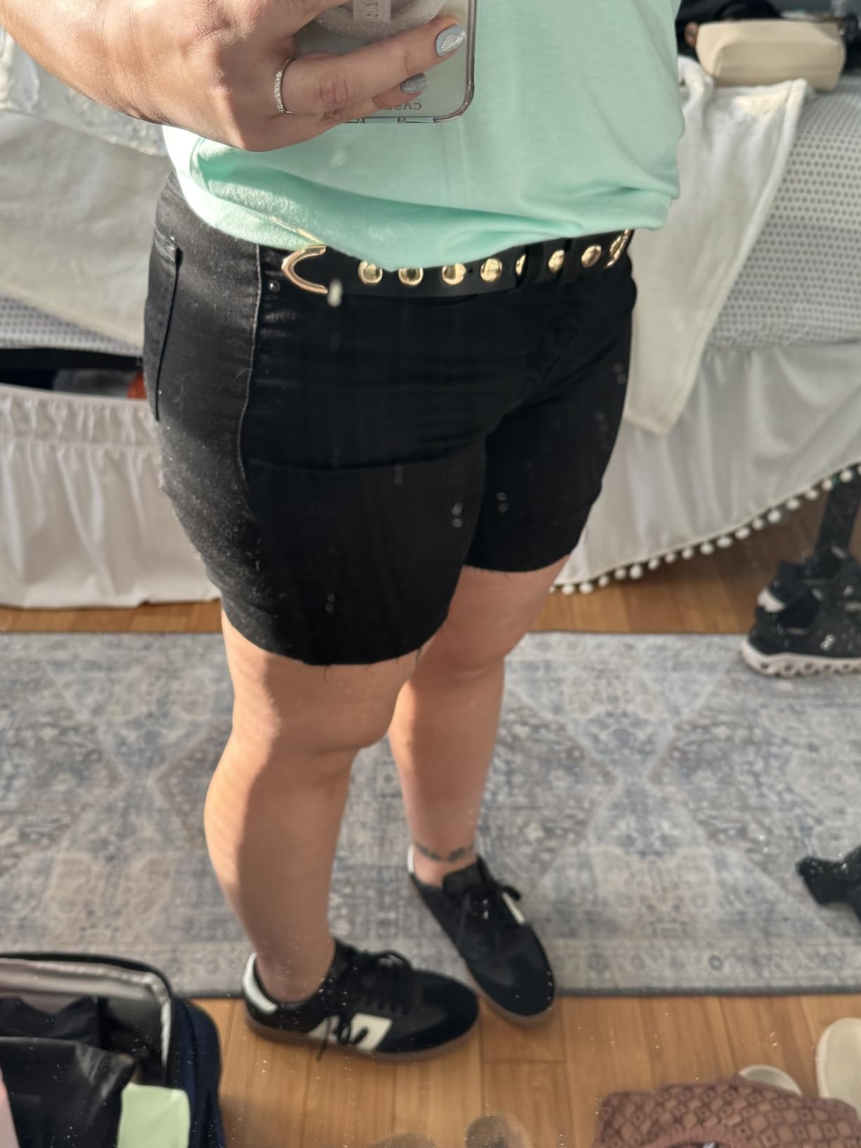 DREAM PAIRS Nia sneakers close-up showing material details