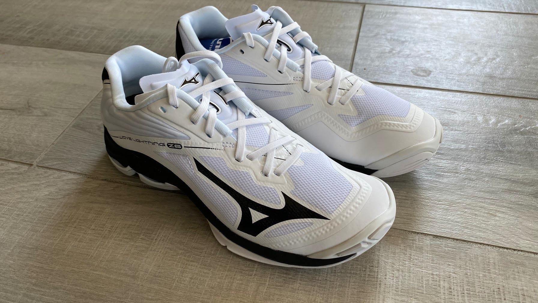 Mizuno Wave Lightning Z6 breathable mesh upper construction tested across multiple gym conditions and temperature ranges