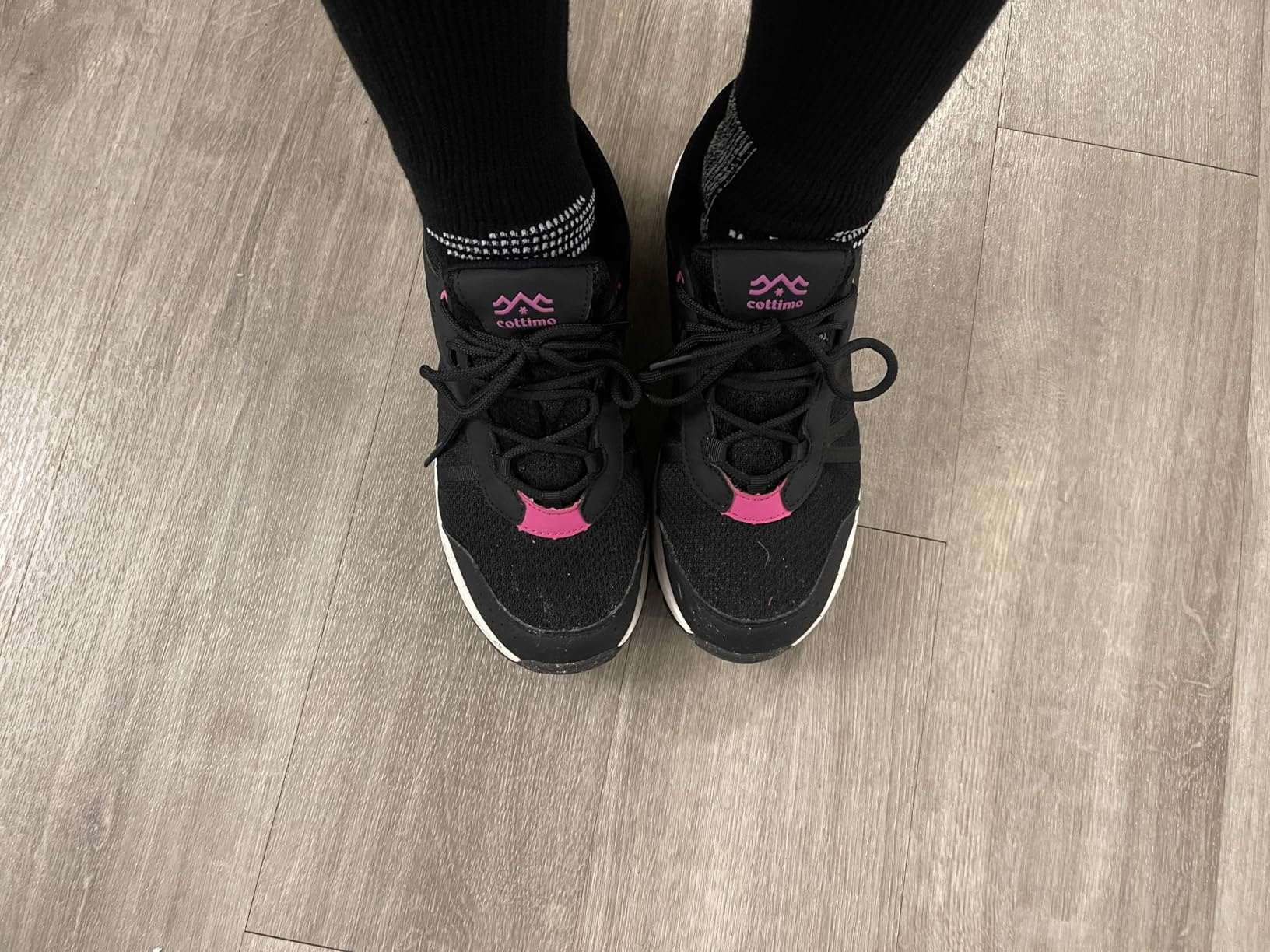 COTTIMO waterproof testing in wet conditions showing water resistance capabilities