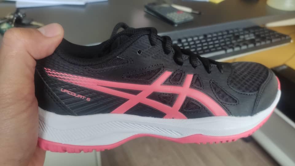 ASICS Upcourt 6 rubber outsole and traction pattern detail