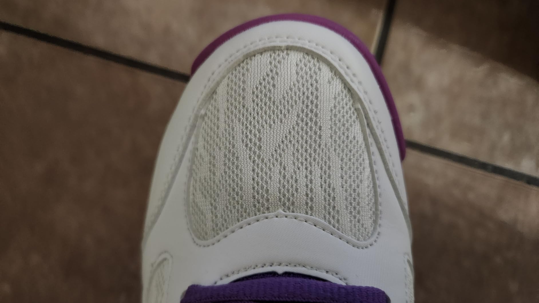 LEFUS P601 lifestyle shot showing multi-sport versatility for court activities