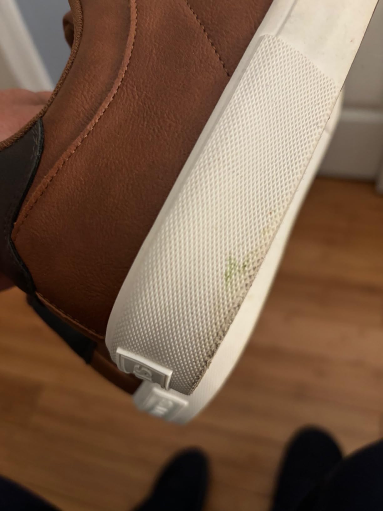 Levi's Men's Munro Newmericana Sneaker white and navy colorway on clean background