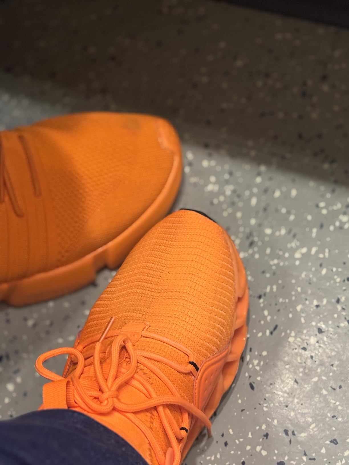 Ezkrwxn women's athletic sneakers in sky blue showing mesh upper and slip-resistant sole