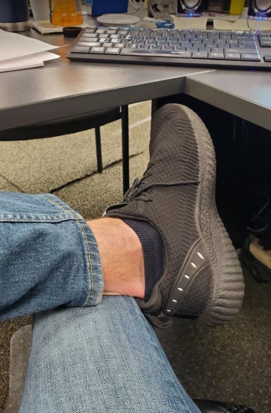 Customer feedback results showing real-world user experiences with Feethit walking shoes