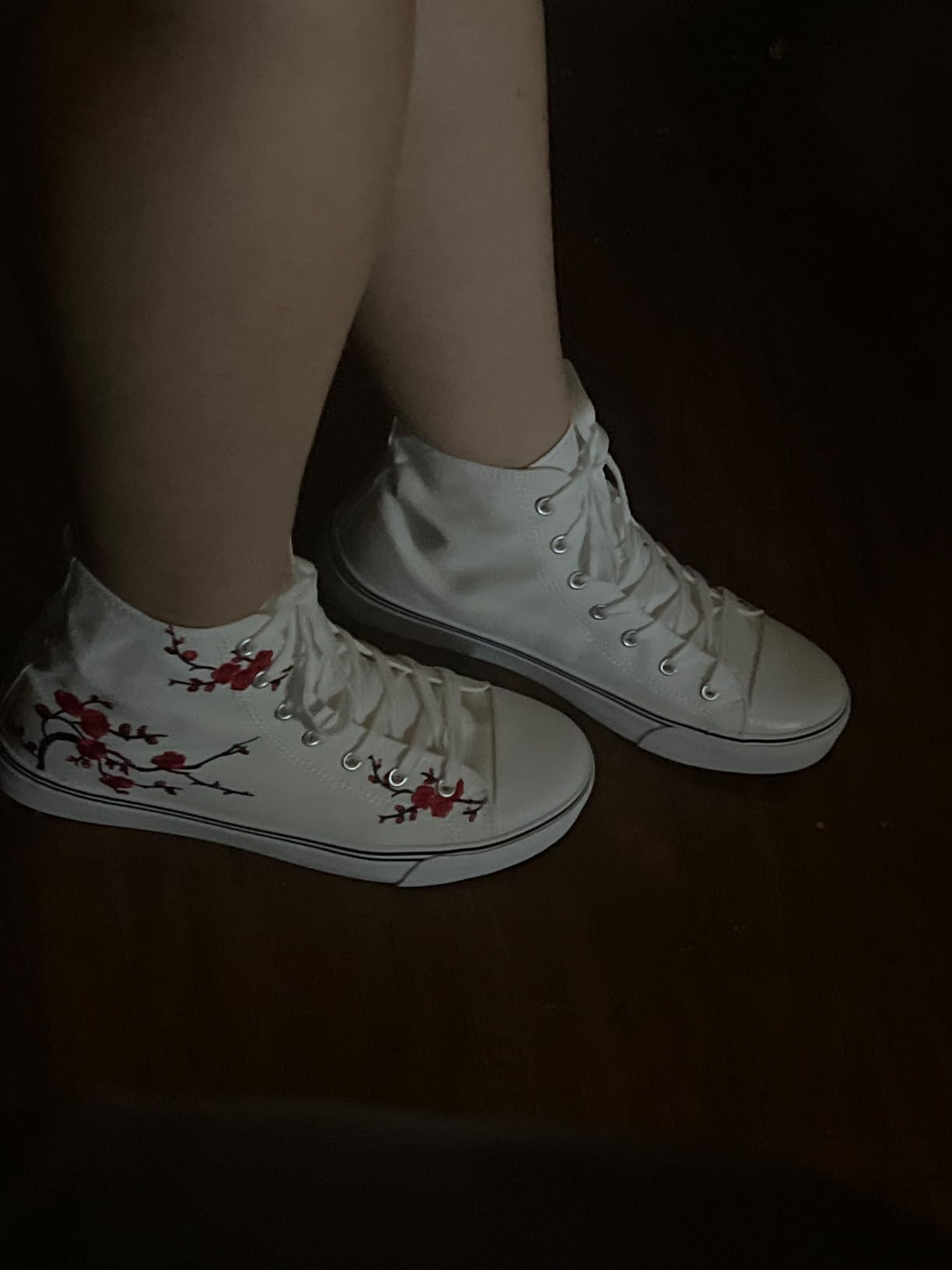 customer wearing kufeiti canvas sneakers showing real-world fit and daily lifestyle use