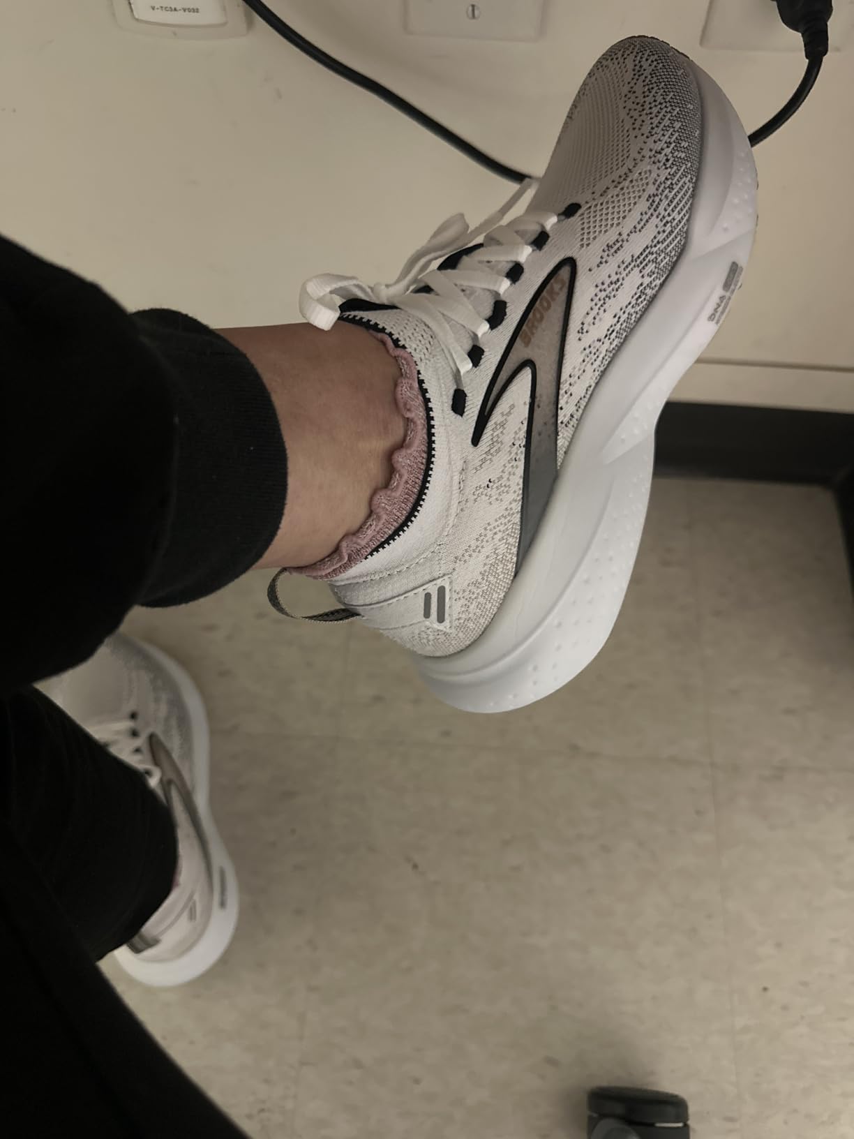 Detailed view of Brooks Glycerin Stealthfit 21 upper construction showing quality at testing completion