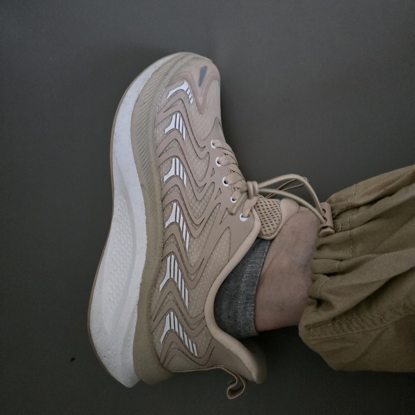 ALLSWIFIT toe box and width detail showing fit profile and sizing reference for women