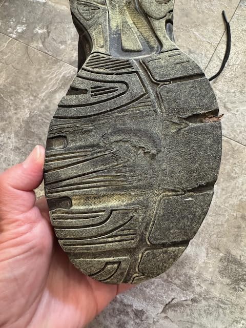 Significant sole separation and wear deterioration on the Avia Verge after three months of regular court and daily use