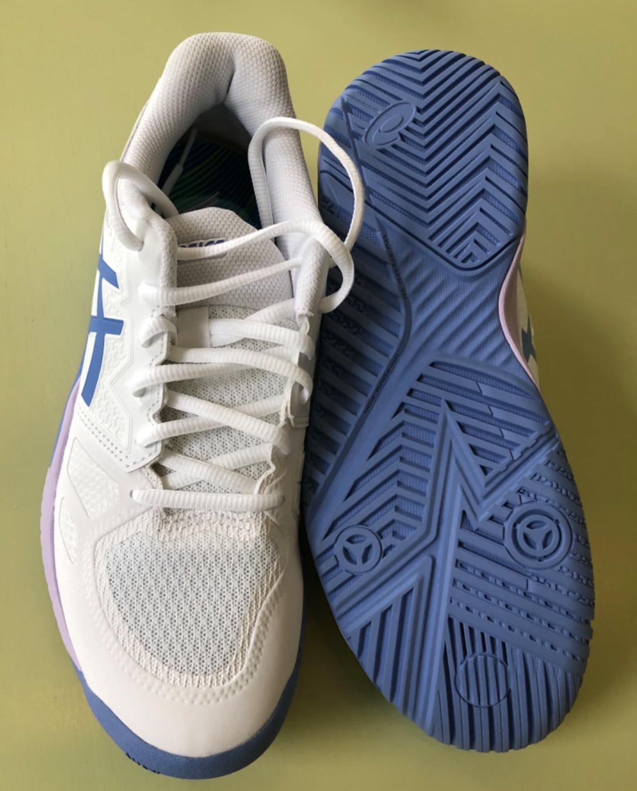 ASICS Gel-Challenger 13 close-up detail showing mesh panels and synthetic leather construction