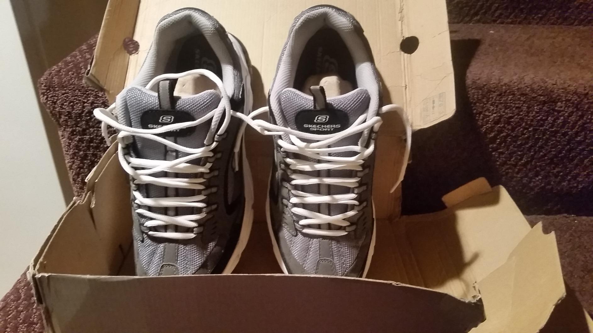 Skechers Stamina Nuovo Cutback nubuck leather upper construction detail and stitching quality