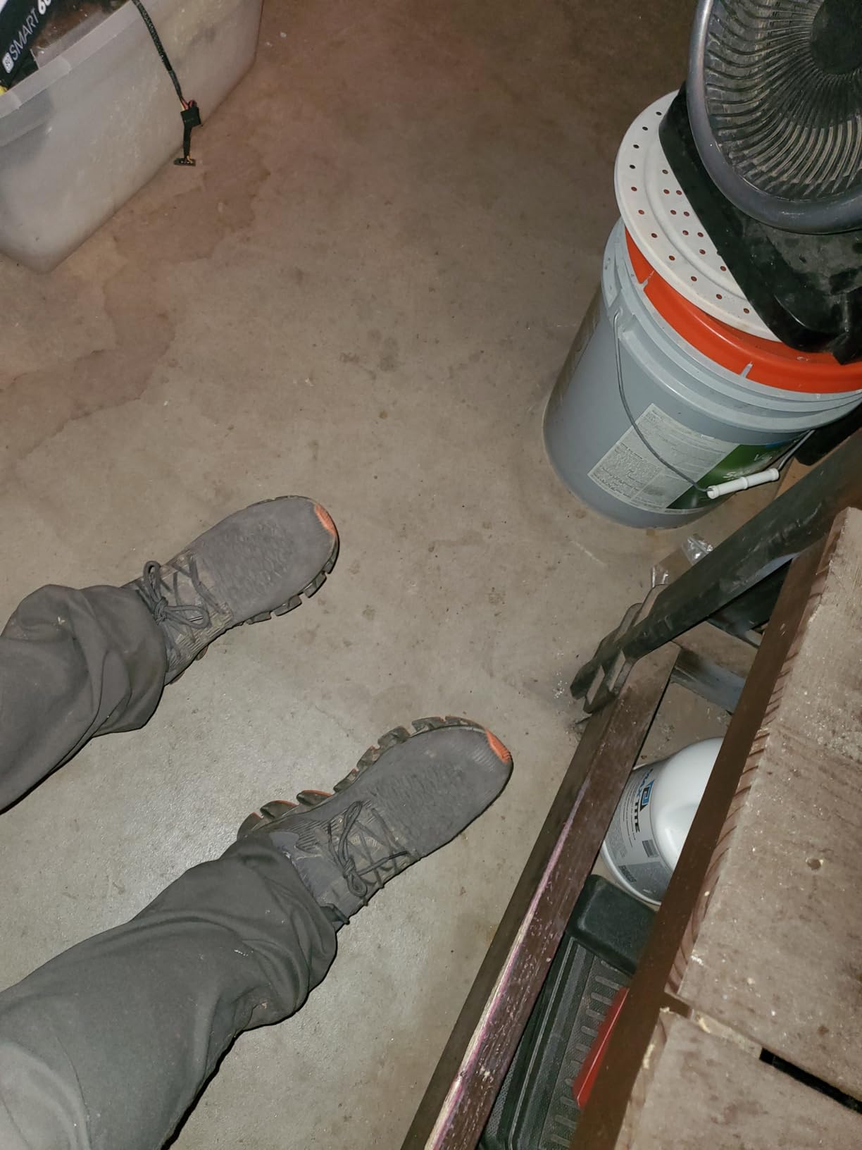 Kvovzo Men's blade shoes worn at work showing practical comfort during standing activities