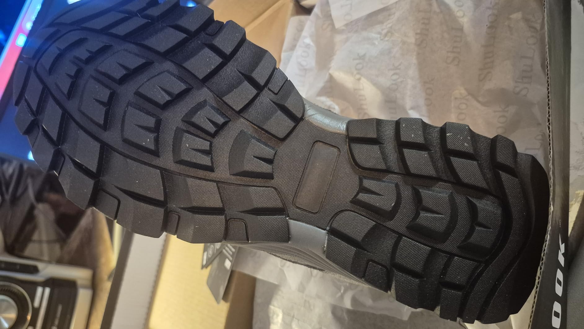KEEN Chandler CNX side view showing construction details and elastic lacing system
