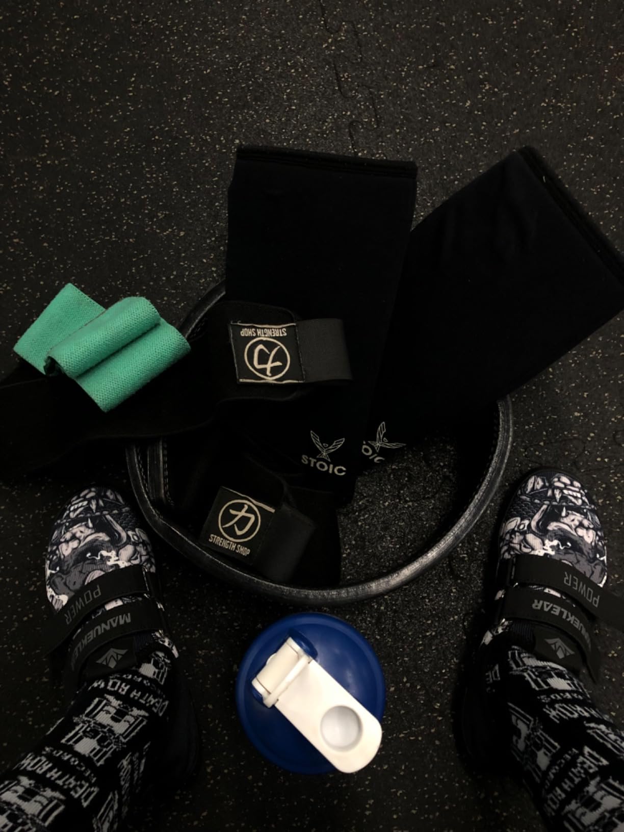 MANUEKLEAR deadlift shoes flexibility demonstration showing 720 degree roll capability