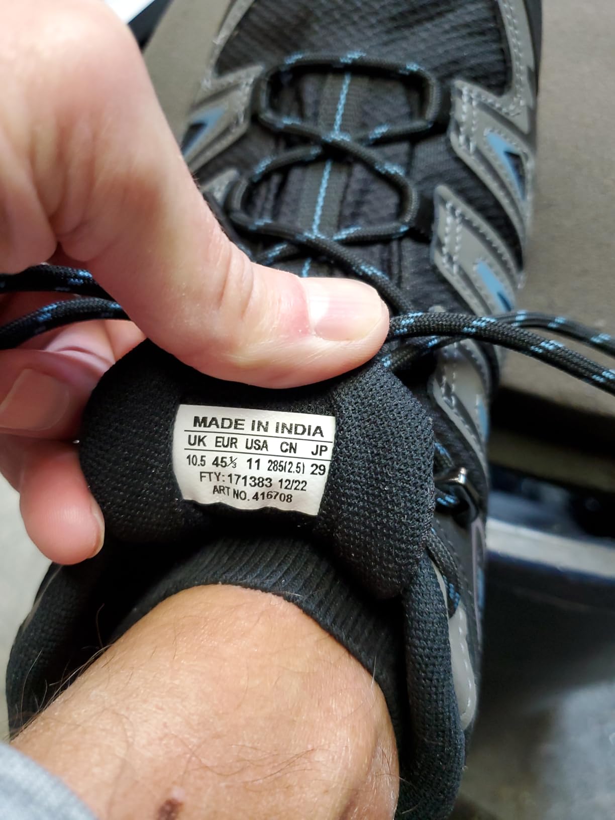 Salomon X Ultra Pioneer size chart showing recommended sizing adjustments for different foot types