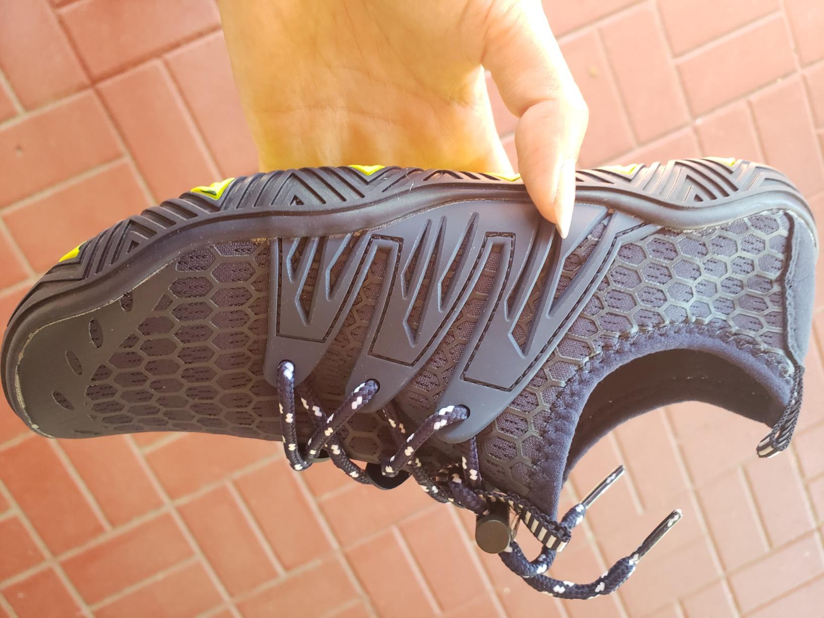 MAYZERO water shoes Lycra upper construction and elastic lace buckle closure close-up