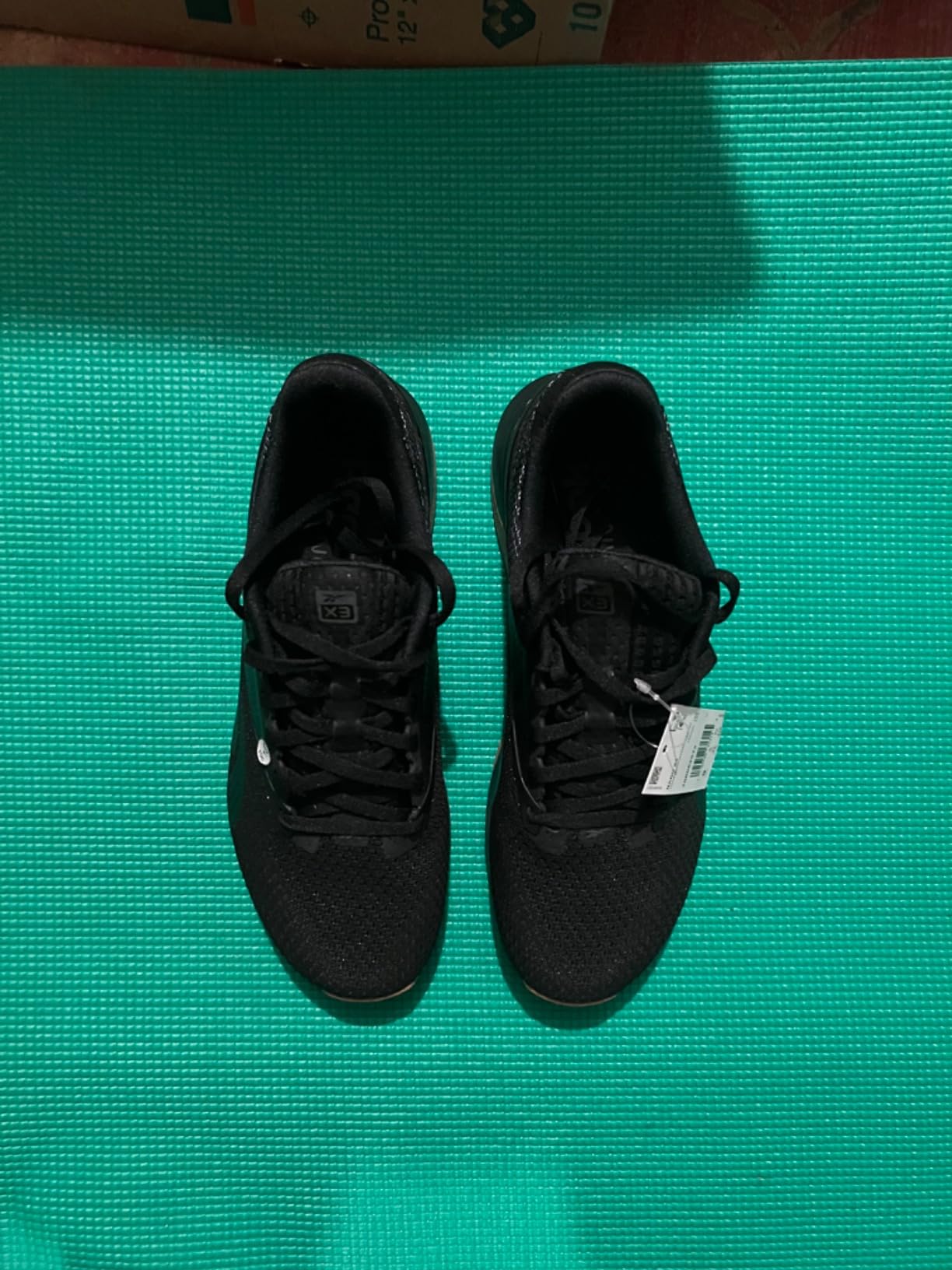 Reebok Nano X3 upper construction details showing Flexweave knit and heel clip stability system