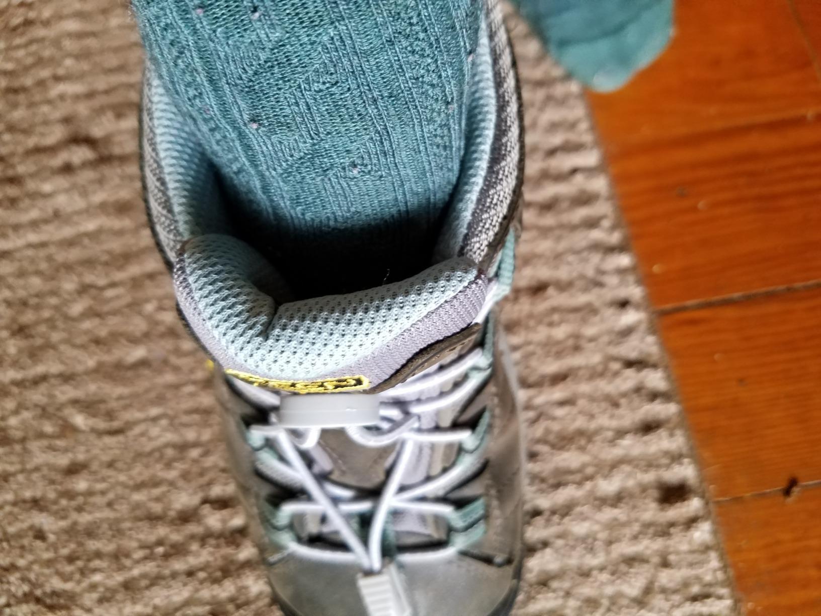 KEEN Targhee II tongue and lacing detail with focus on heel lock technique area