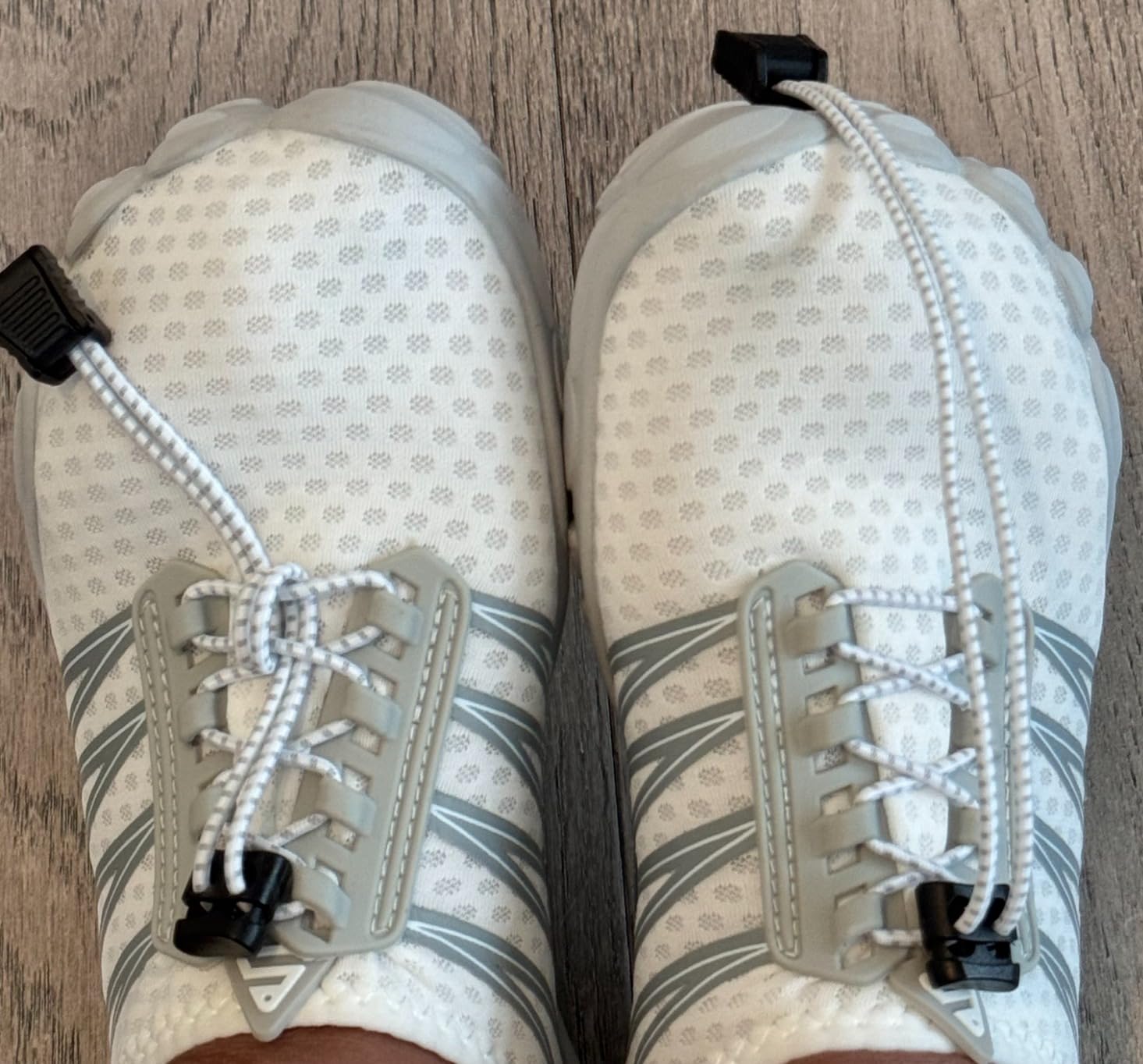 SEEKWAY Water Shoes pink and white colorways showing barefoot design and mesh upper construction