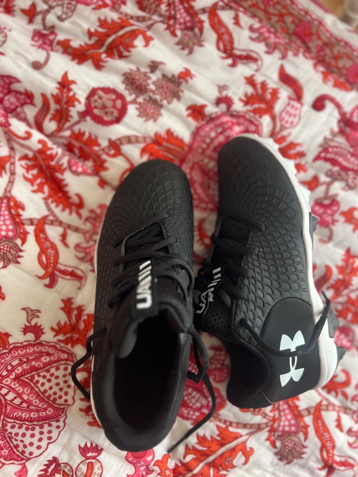 Close-up construction details of Under Armour Glyde 2.0 RM showing quality materials and design elements