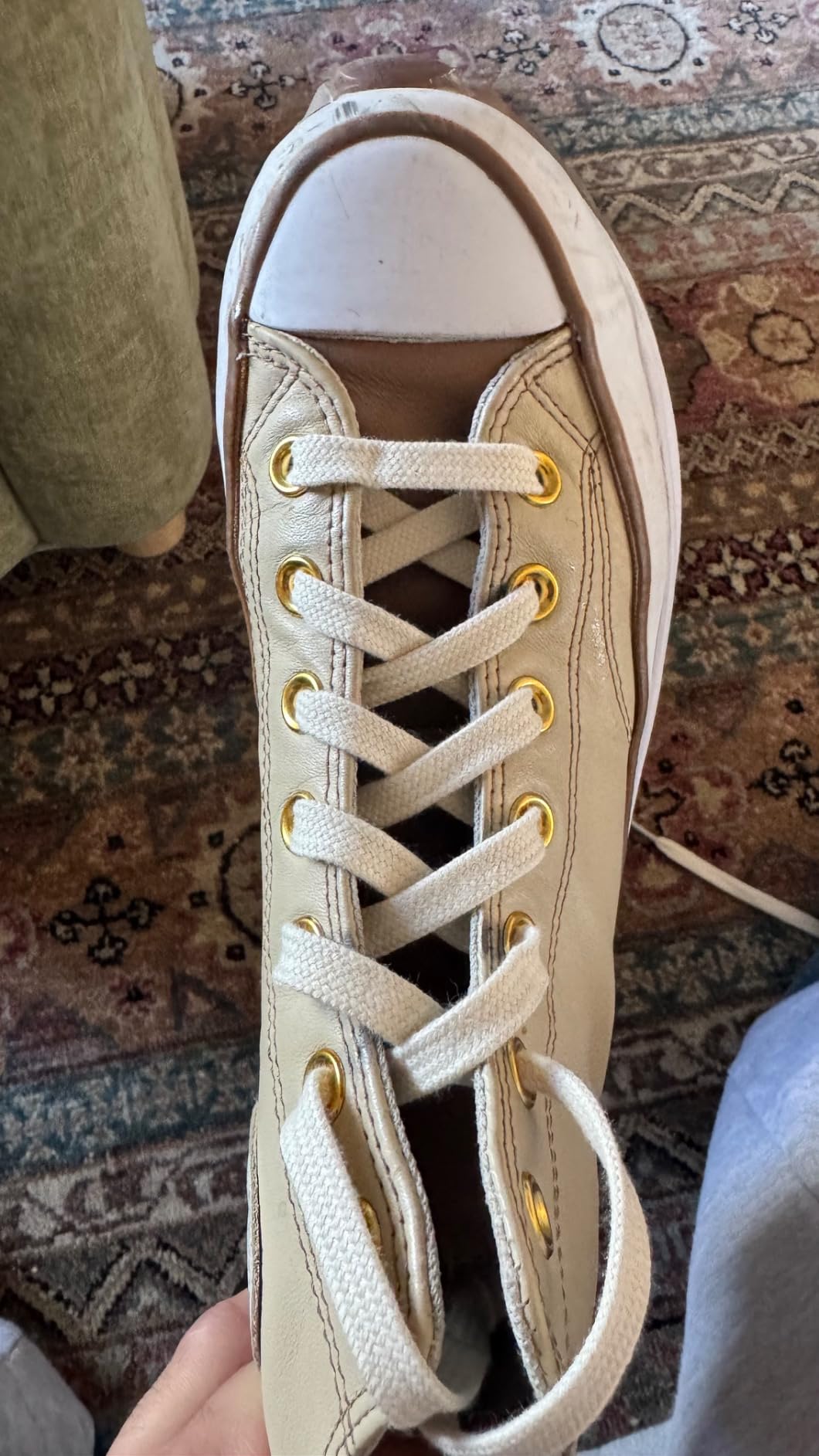 Handshop off-white and beige shoelaces showing color accuracy and range for different shoe sole matching